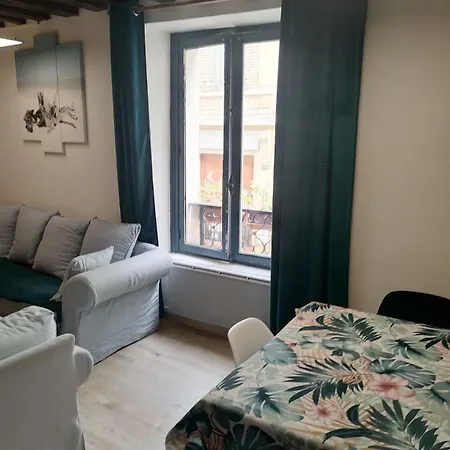 Romantique Et Calme Petit Nid Parisien